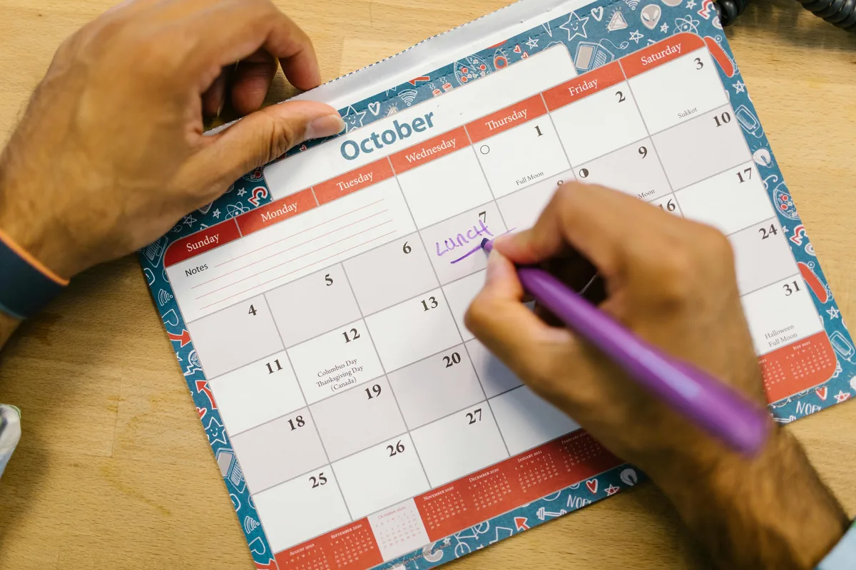 Calendar with payment dates marked for FineDay Funds installment loan repayment schedule